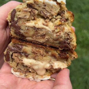 Kinder bueno cream cookie